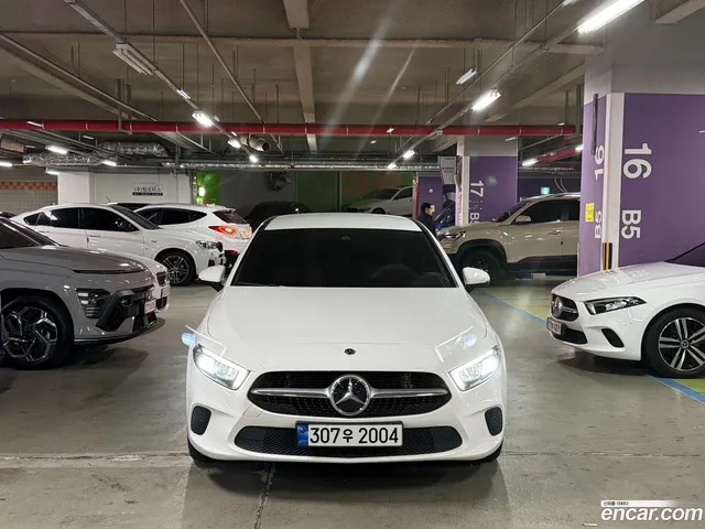 Mercedes-Benz A-Class (W177) A220 — миниатюра 1