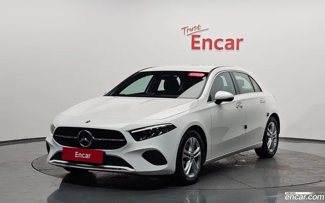 Mercedes-Benz A-Class (W177) A220 — миниатюра 1