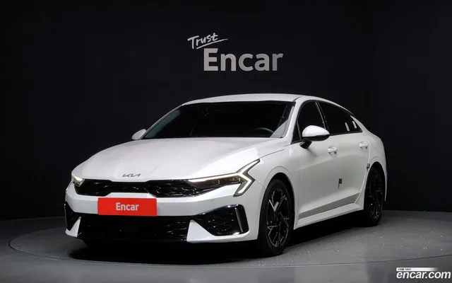 Kia K5 3 2.0 — миниатюра 1