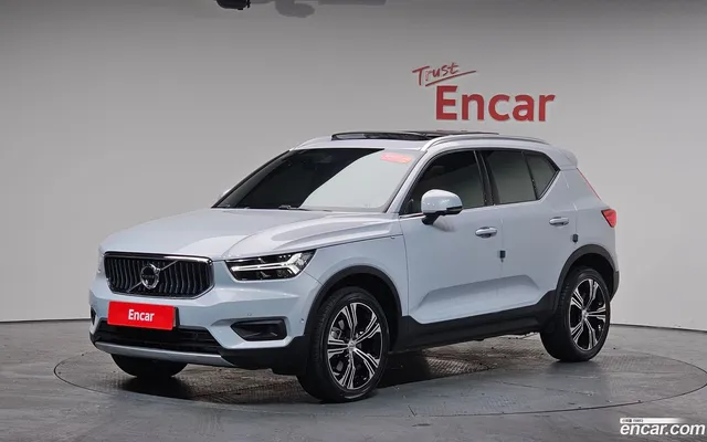 Volvo XC40 B4 — миниатюра 1