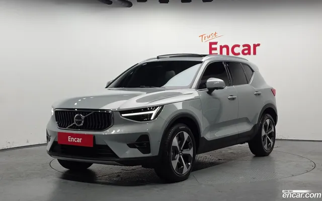 Volvo XC40 B4 — миниатюра 1