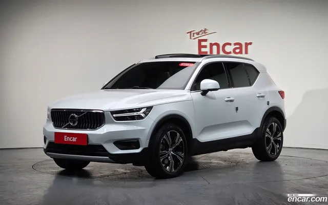 Volvo XC40 B4 — миниатюра 1