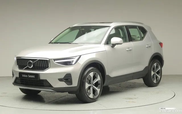 Volvo XC40 B4 — миниатюра 1