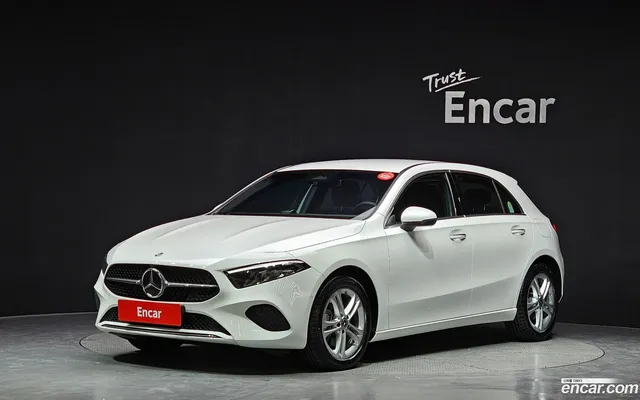 Mercedes-Benz A-Class (W177) A220 — миниатюра 1