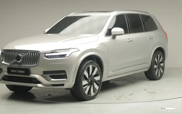 Volvo XC90 T8 — миниатюра 1