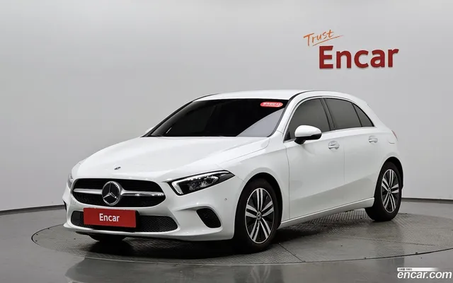 Mercedes-Benz A-Class (W177) A220 — миниатюра 1