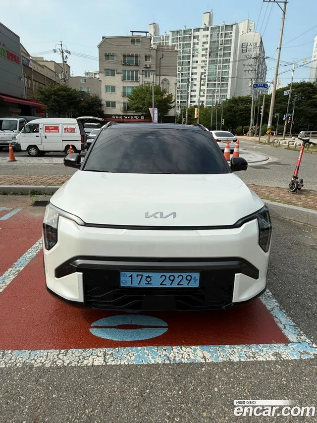 Kia EV3 2WD — миниатюра 1