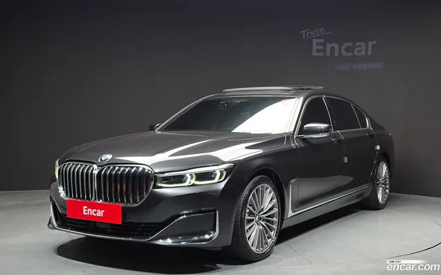 BMW 7 Series (G11) 740Li xDrive — миниатюра 1