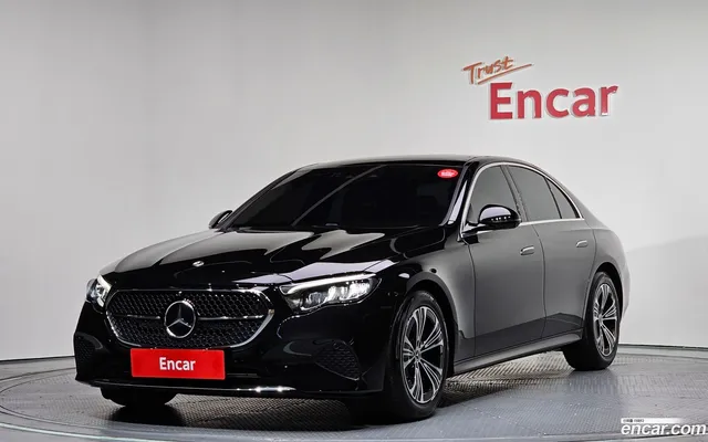 Mercedes-Benz E-Class (W214) E200 — миниатюра 1