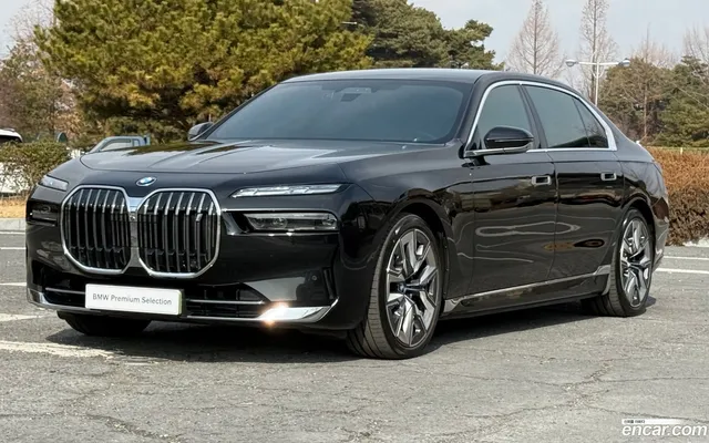 BMW i7 (G70) xDrive 60 — миниатюра 1