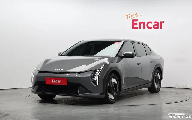 Kia EV4 2WD — миниатюра 1