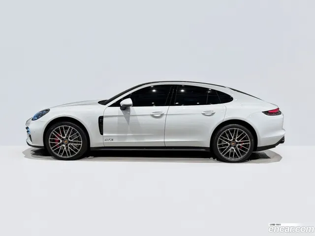 Porsche Panamera (971) 4.0 GTS — миниатюра 1