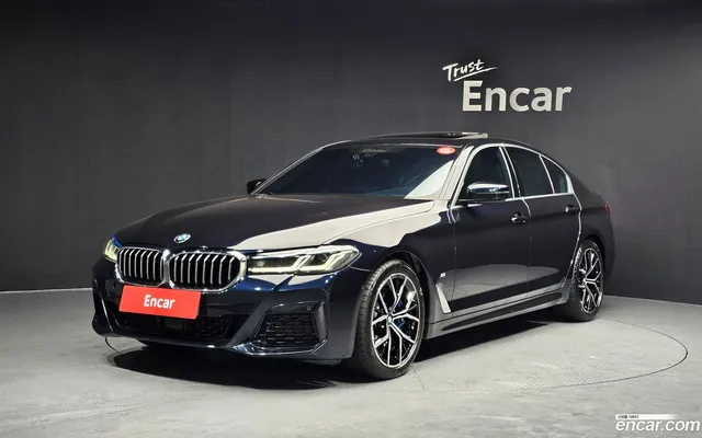 BMW 5 Series (G30) 530i M — миниатюра 1