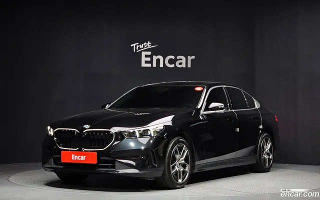 BMW 5 Series (G60) 530i xDrive — миниатюра 1