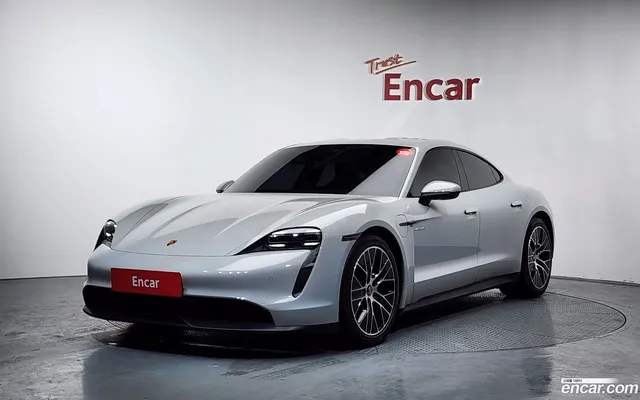 Porsche Taycan — миниатюра 1