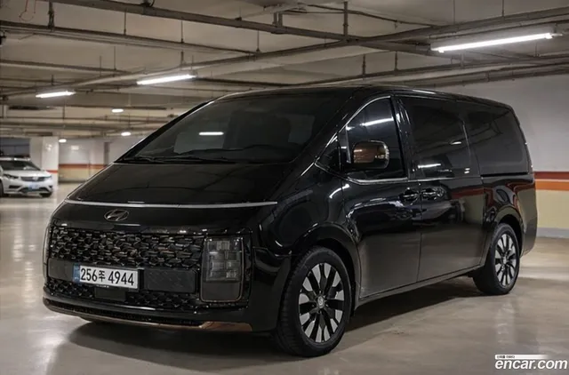 Hyundai Staria 4WD 7 — миниатюра 1