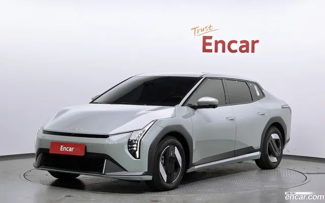 Kia EV4 2WD — миниатюра 1