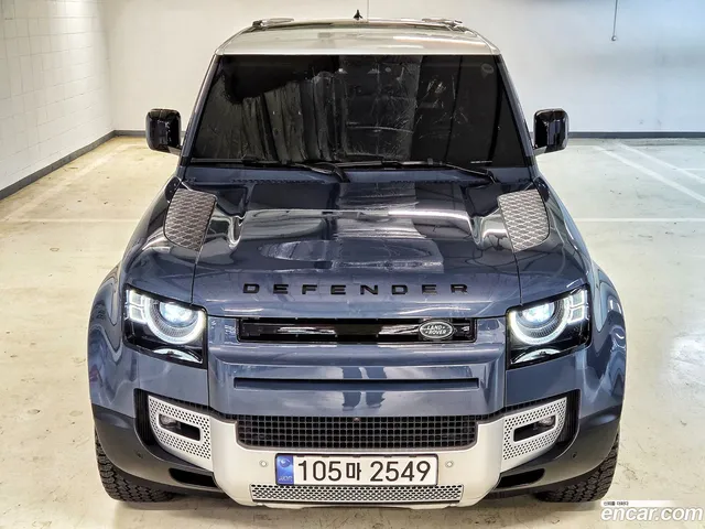 Land Rover (L663) 110 D300 HSE — миниатюра 1