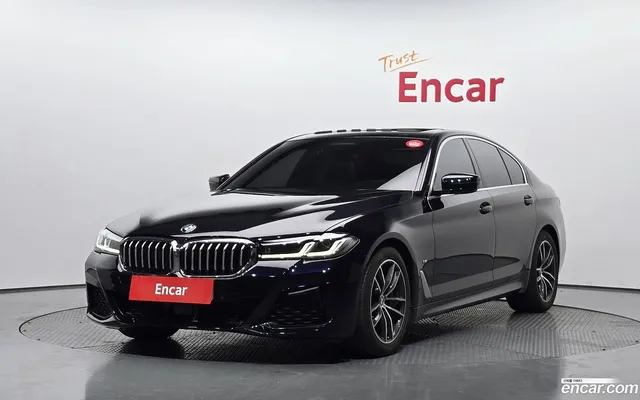 BMW 5 Series (G30) 520i M — миниатюра 1