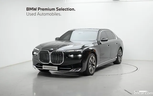 BMW i7 (G70) xDrive 60 — миниатюра 1