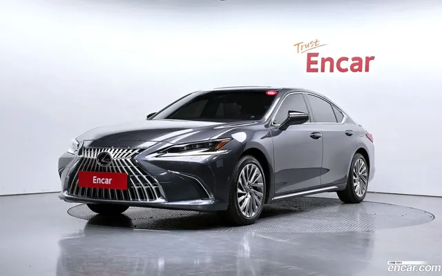 Lexus ES 300h — миниатюра 1