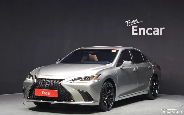 Lexus ES 300h F-Sport — миниатюра 1