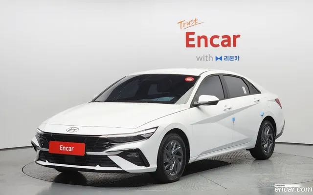 Hyundai Avante CN7 Hybrid — миниатюра 1