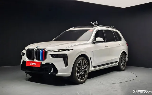 BMW X7 (G07) xDrive 40i M 6 — миниатюра 1