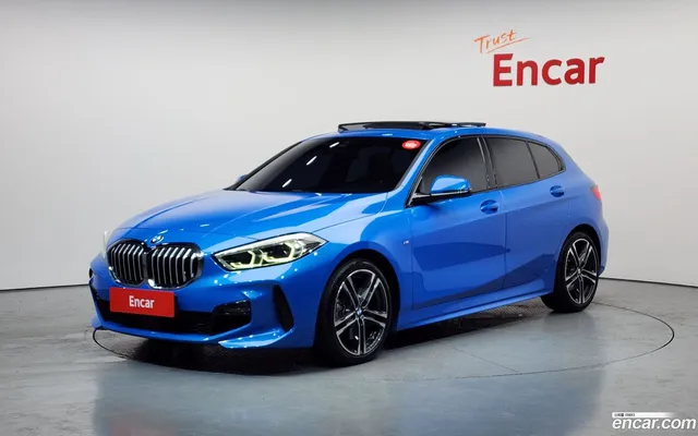 BMW 1 Series (F40) 120i M — миниатюра 1