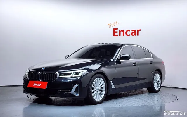 BMW 5 Series (G30) 520i — миниатюра 1