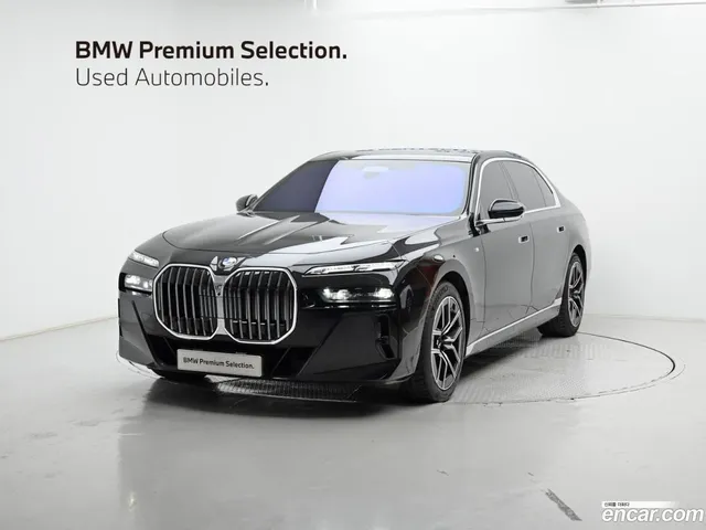 BMW 7 Series (G70) 740d xDrive M — миниатюра 1