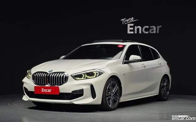 BMW 1 Series (F40) 120i M — миниатюра 1