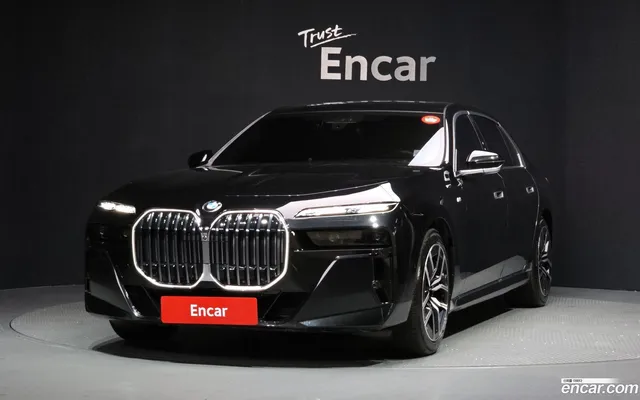 BMW 7 Series (G70) 740d xDrive M — миниатюра 1