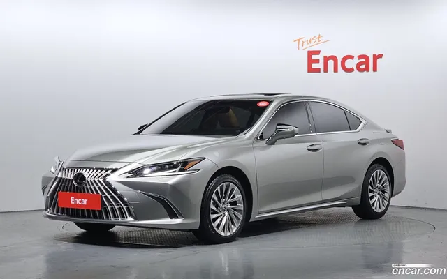 Lexus ES 300h — миниатюра 1