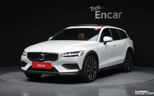 Volvo V60 2 B5 AWD — миниатюра 1