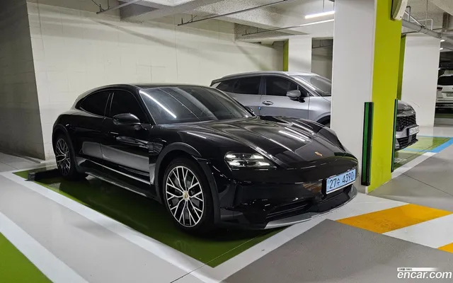 Porsche Taycan 4 — миниатюра 1