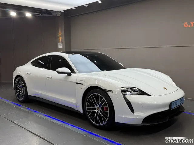Porsche Taycan 4S — миниатюра 1