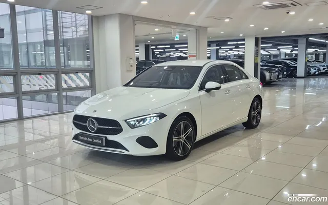 Mercedes-Benz A-Class (W177) A220 — миниатюра 1