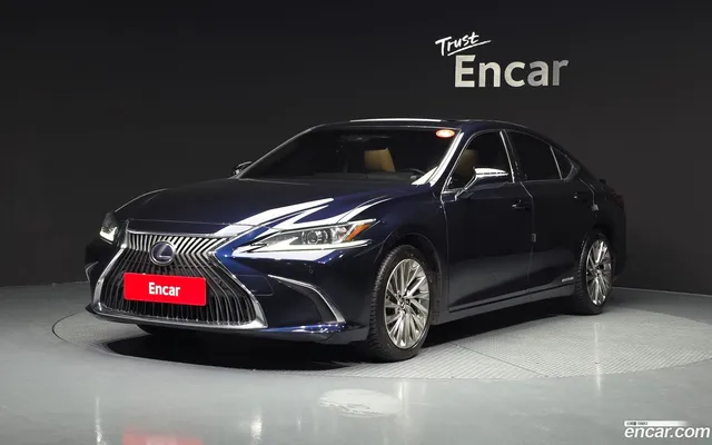Lexus ES 300h — миниатюра 1