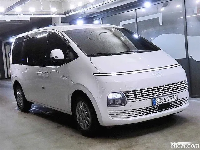Hyundai Staria HEV 1.6 5 — миниатюра 1
