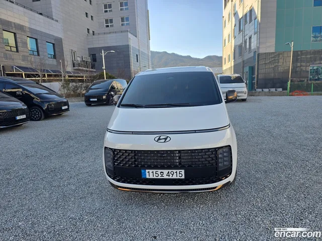 Hyundai Staria 4WD 7 — миниатюра 1