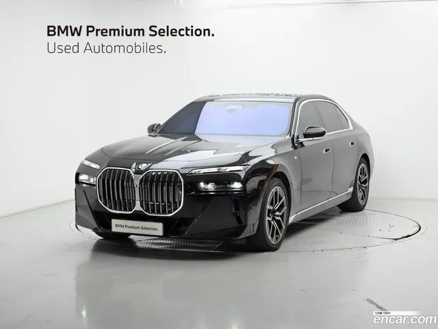 BMW 7 Series (G70) 740d xDrive M — миниатюра 1