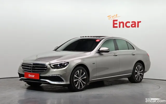 Mercedes-Benz E-Class (W213) E300e 4MATIC — миниатюра 1