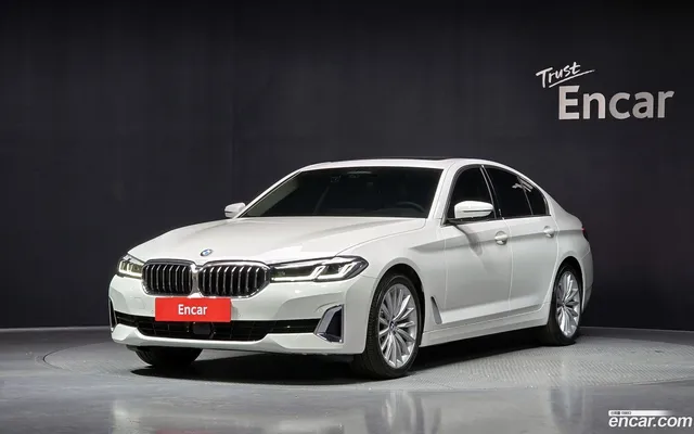 BMW 5 Series (G30) 530i — миниатюра 1
