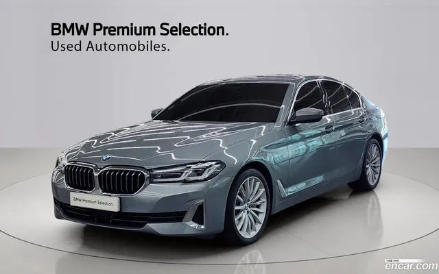 BMW 5 Series (G30) 530i — миниатюра 1