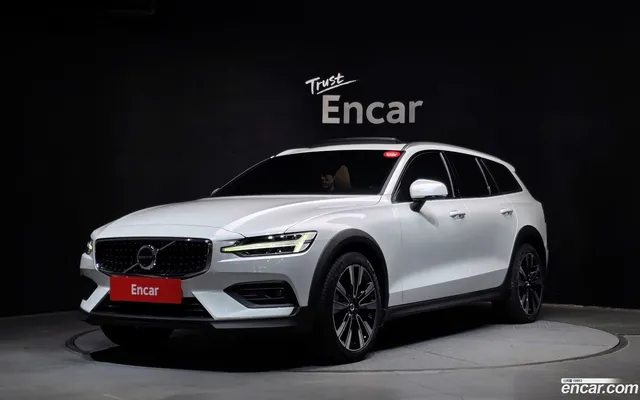 Volvo V60 2 B5 AWD — миниатюра 1