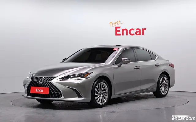 Lexus ES 300h — миниатюра 1