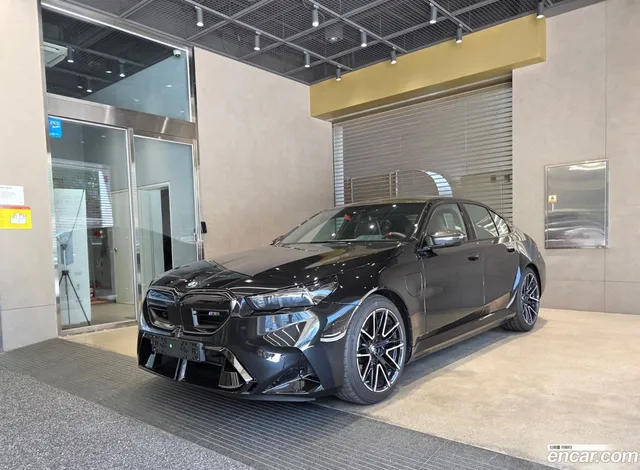 BMW M5 (G90) M5 — миниатюра 1