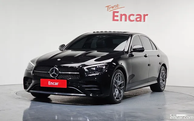 Mercedes-Benz E-Class (W213) E220d 4MATIC AMG Line — миниатюра 1