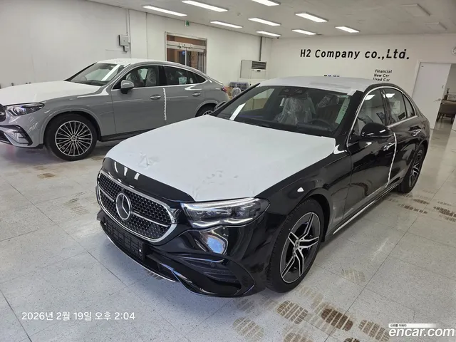 Mercedes-Benz E-Class (W214) E300 4MATIC AMG Line — миниатюра 1